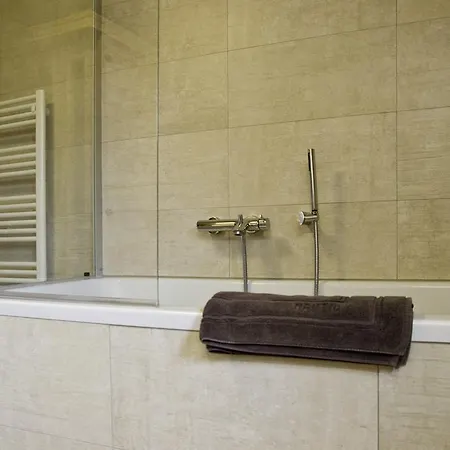 Boddenfischer Lejlighed Born